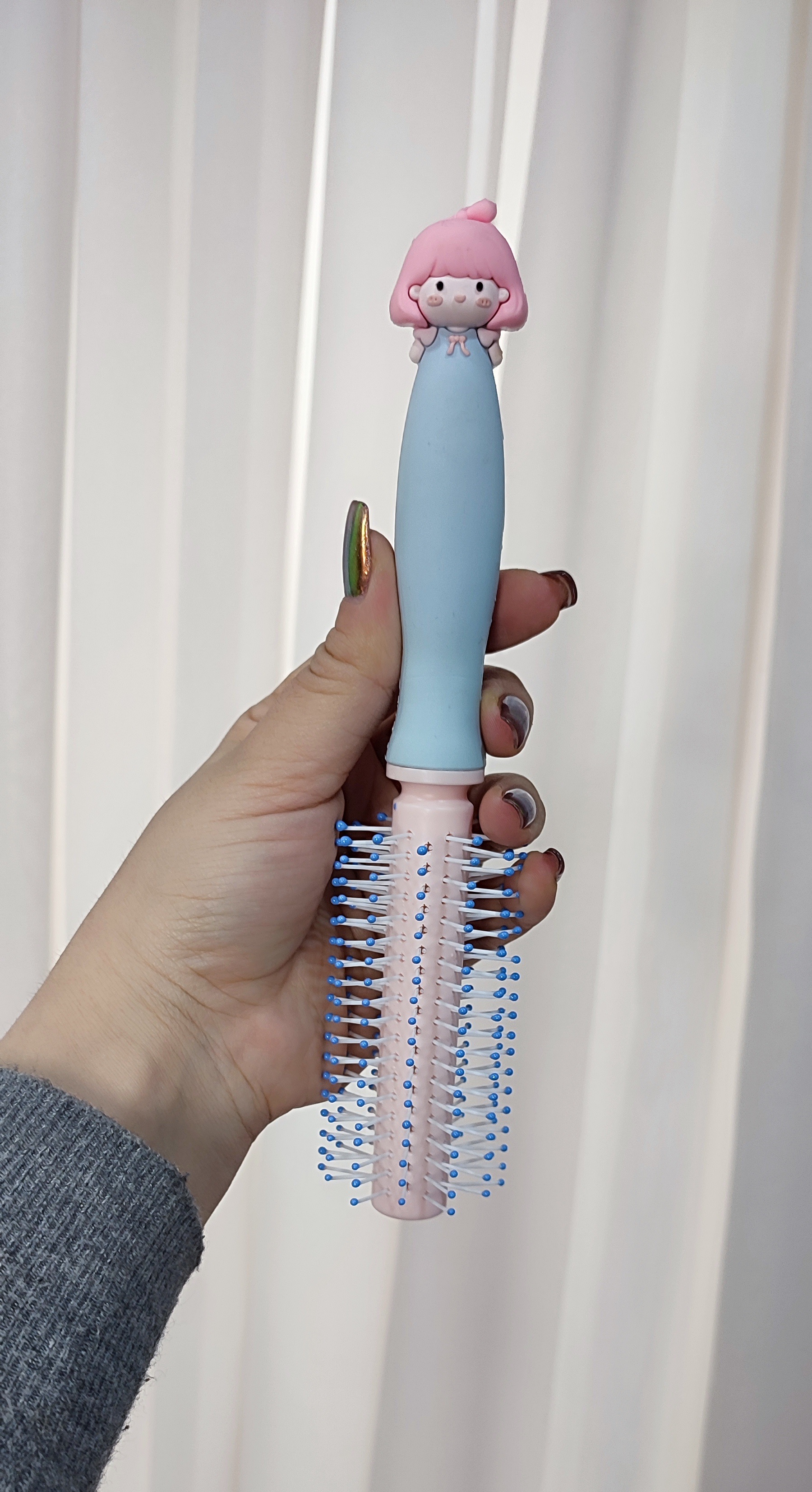 برس گرد عروسکی