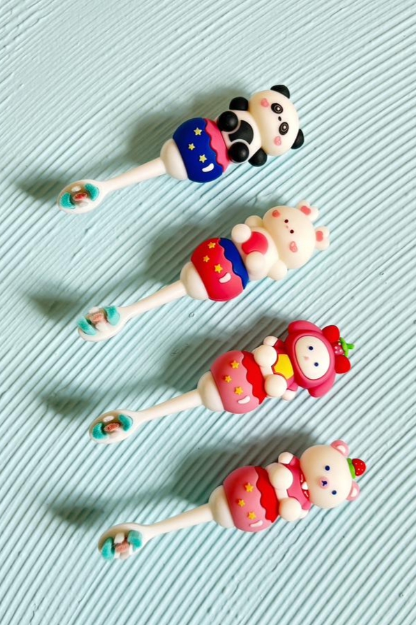 مسواک وارداتی عروسکی